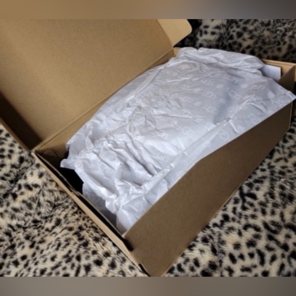 Ugg Fluff Yeah Super Fluff 9 - Picture 6 of 10